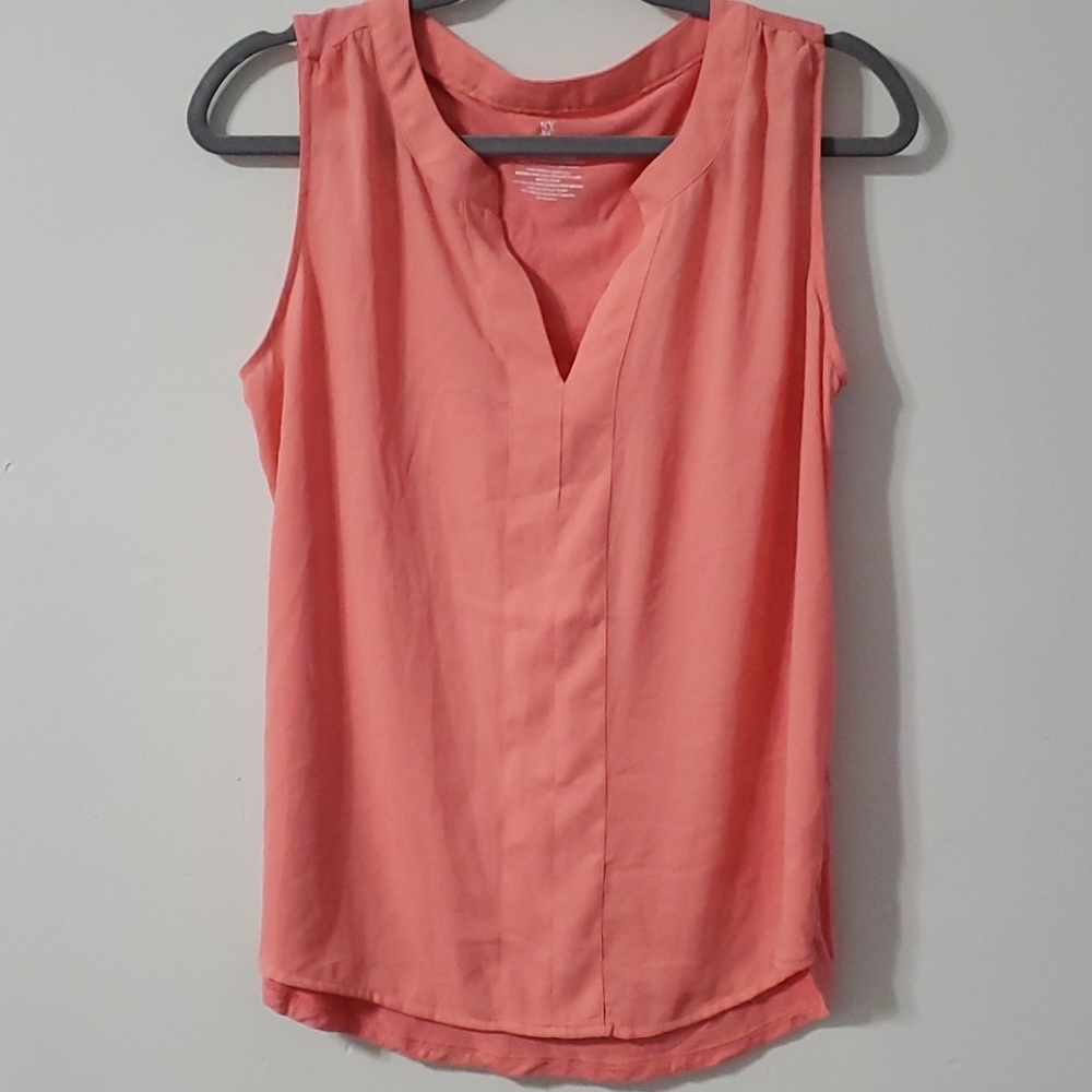 New York & Company Sleeveless blouse